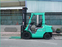 Xe nâng dầu MITSUBISHI FDE25T