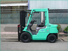 Xe nâng dầu MITSUBISHI FDE25T
