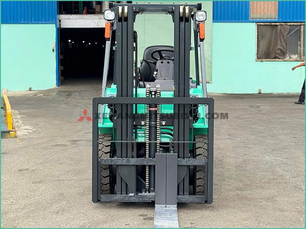 Xe nâng dầu MITSUBISHI CLASIDIA FD25HS MỚI 100%