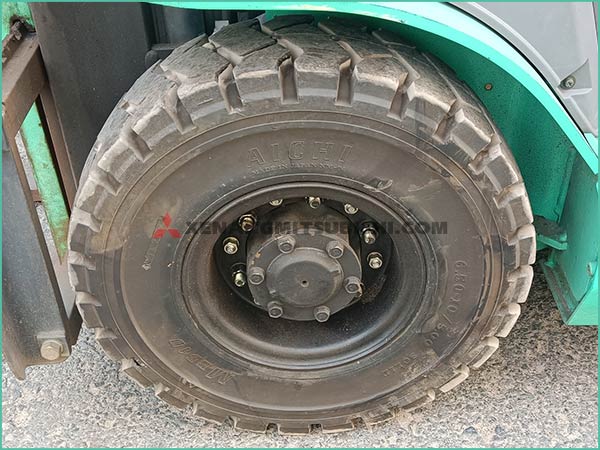 Xe nâng dầu MITSUBISHI FD15D