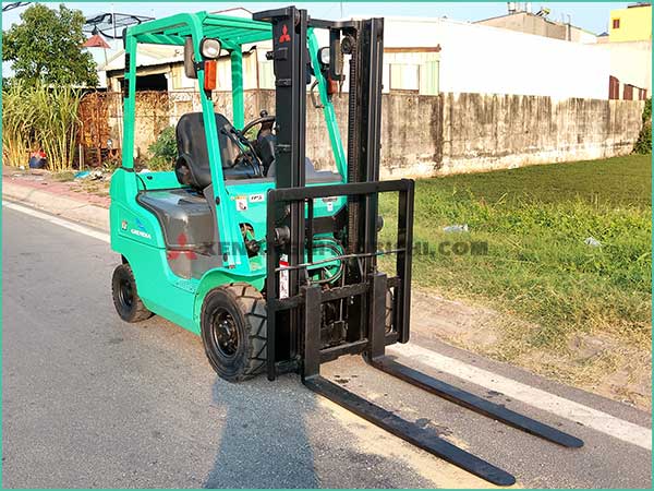 Xe nâng dầu MITSUBISHI FD15T