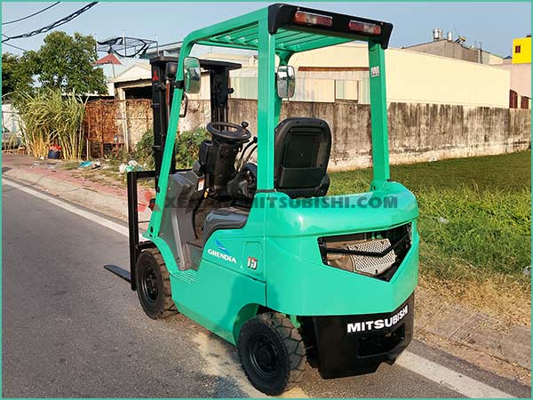 Xe nâng dầu MITSUBISHI FD15T