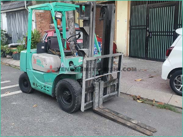 Xe nâng dầu MITSUBISHI FD25