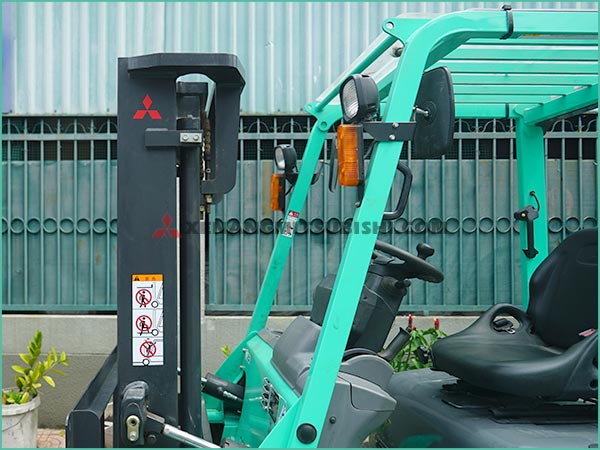 Xe nâng dầu MITSUBISHI FDE20T