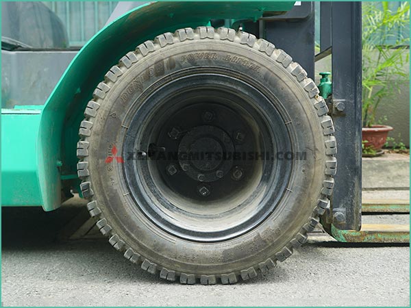 Xe nâng dầu MITSUBISHI FDE20T