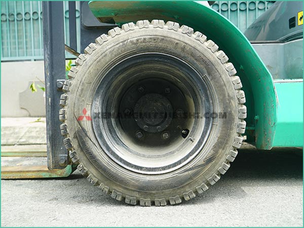 Xe nâng dầu MITSUBISHI FDE20T