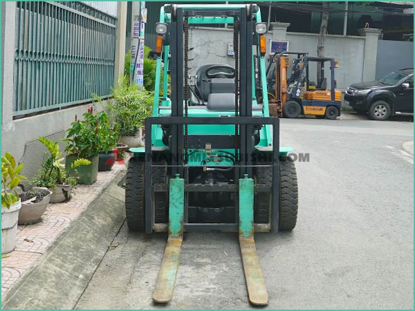 Xe nâng dầu MITSUBISHI FDE20T