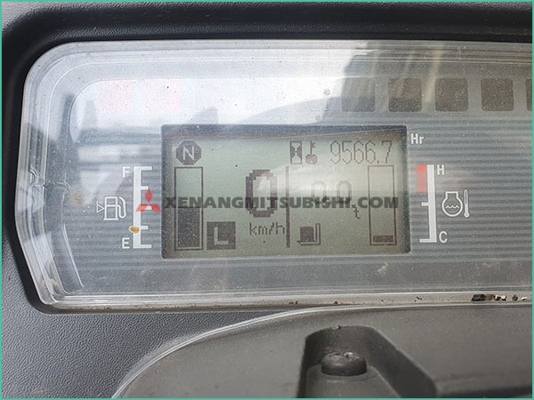 Xe nâng dầu MITSUBISHI FDE20T