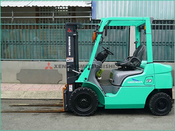 Xe nâng dầu MITSUBISHI FDE20T