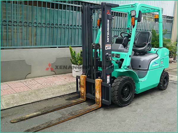 Xe nâng dầu MITSUBISHI FDE20T