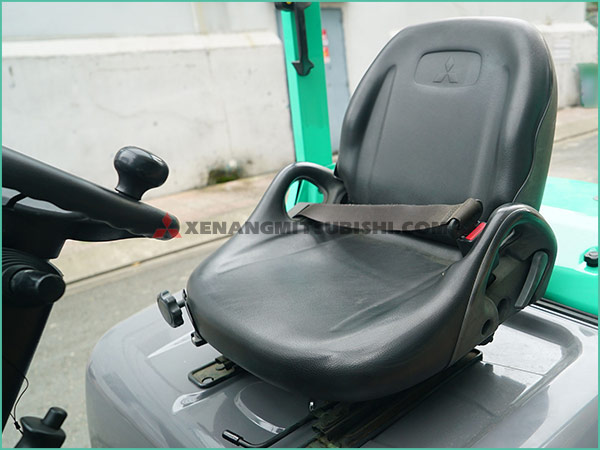 Xe nâng dầu MITSUBISHI FDE20T