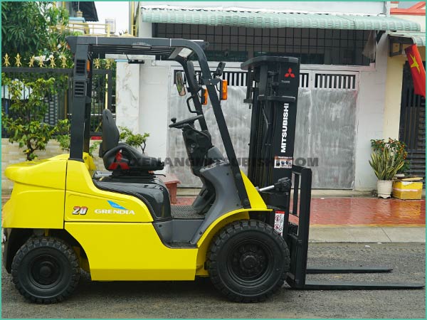 Xe nâng dầu MITSUBISHI FDE20T