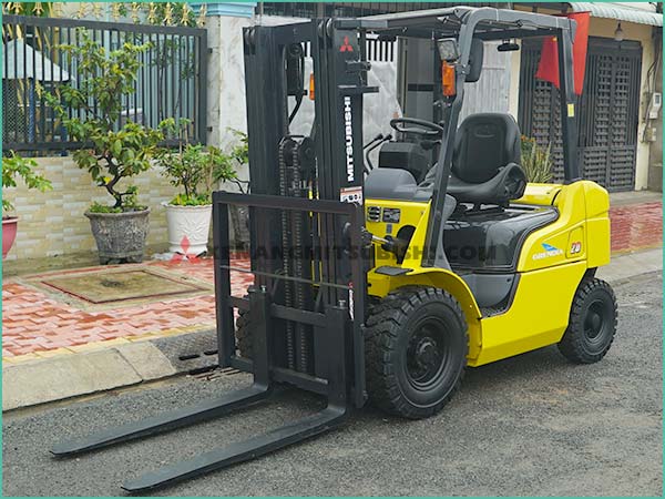 Xe nâng dầu MITSUBISHI FDE20T