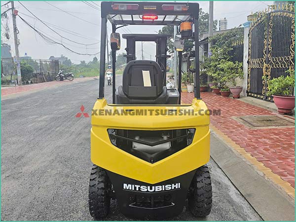 Xe nâng dầu MITSUBISHI FDE20T