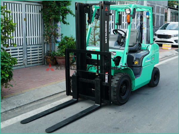Xe nâng dầu MITSUBISHI FDE20T
