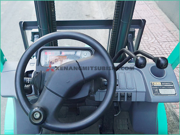Xe nâng dầu MITSUBISHI FDE25T