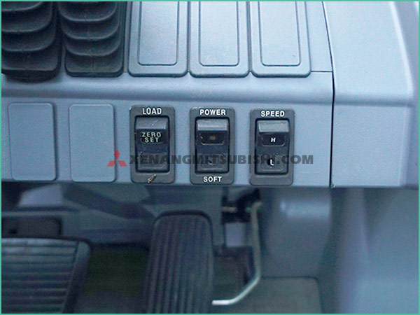 Xe nâng dầu MITSUBISHI FDE25T