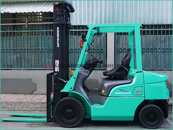 Xe nâng dầu MITSUBISHI FDE25T