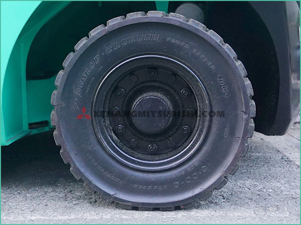 Xe nâng dầu MITSUBISHI FDE25T