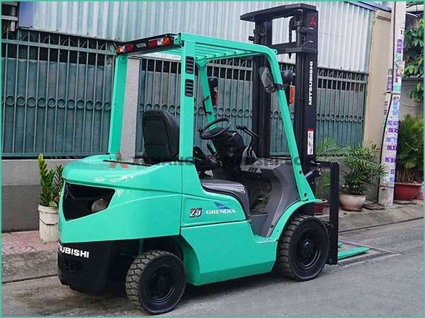 Xe nâng dầu MITSUBISHI FDE25T