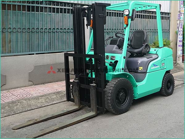 Xe nâng dầu MITSUBISHI FDE25T