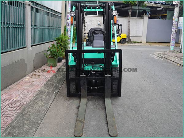Xe nâng dầu MITSUBISHI FDE25T