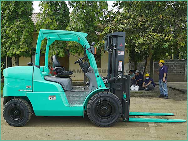 Xe nâng dầu MITSUBISHI GRENIDA FD50NT MỚI 100%