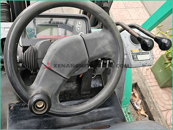 Xe nâng dầu MITSUBISHI KFDE20T