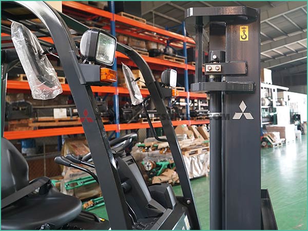 Xe nâng điện ngồi lái MITSUBISHI FB15CB MỚI 100%