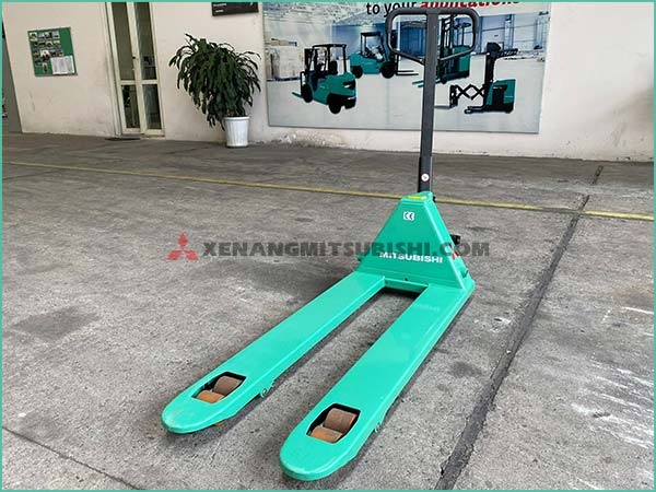 Xe nâng tay 2.5 tấn MITSUBISHI MỚI 100%